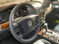 Volkswagen Touareg 2007 года за 8 500 000 тг. в Алматы – фото 9