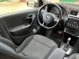 Volkswagen Polo 2016 годаүшін5 600 000 тг. в Байконыр – фото 2