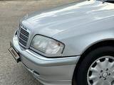 Mercedes-Benz C 180 1998 годаүшін3 300 000 тг. в Аральск – фото 2