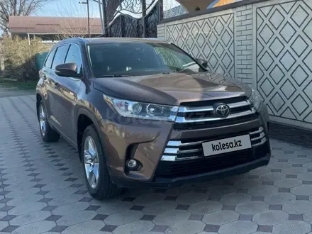 Toyota Highlander 2019 года за 20 500 000 тг. в Тараз