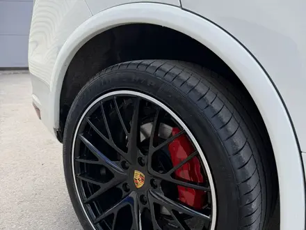 Porsche Cayenne 2011 года за 16 500 000 тг. в Астана – фото 32