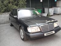 Mercedes-Benz E 220 1993 годаүшін2 400 000 тг. в Алматы