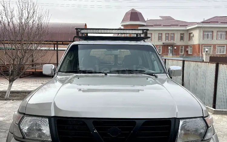 Nissan Patrol 2000 года за 4 500 000 тг. в Атырау