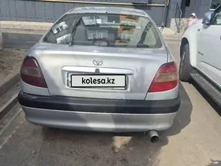 Toyota Avensis, 1998