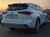 Toyota Highlander 2024 года за 27 000 000 тг. в Актобе – фото 3