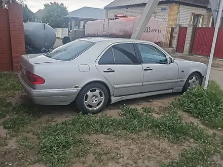 Mercedes-Benz E 200 1999 года за 1 600 000 тг. в Павлодар