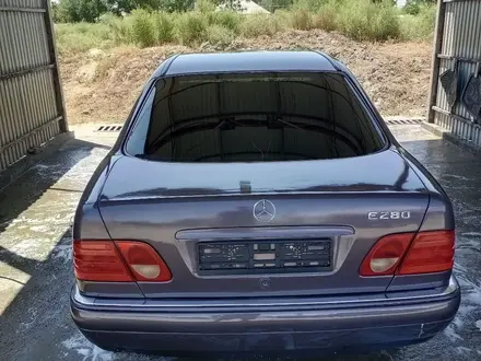 Mercedes-Benz E 280 1996 года за 2 800 000 тг. в Алматы