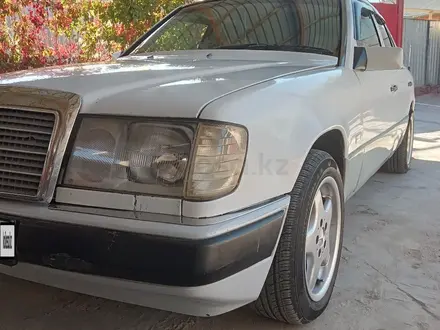 Mercedes-Benz E 230 1992 года за 1 400 000 тг. в Кызылорда – фото 3