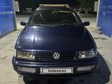 Volkswagen Passat 1994 годаүшін1 700 000 тг. в Тараз