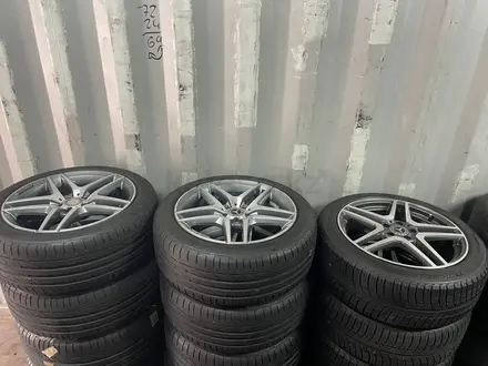 Bridgestone 245 45 19 + 275 40 19 за 400 000 тг. в Алматы – фото 3