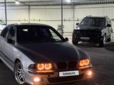BMW 528 1999 года за 3 200 000 тг. в Шымкент