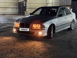 BMW 528 1999 года за 3 200 000 тг. в Шымкент – фото 2