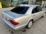 Mercedes-Benz E 280 1997 годаfor3 200 000 тг. в Урджар – фото 5