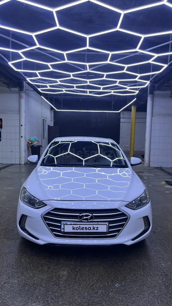 Hyundai Elantra, 2017