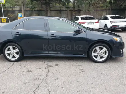 Toyota Camry 2013 года за 9 850 000 тг. в Алматы – фото 16