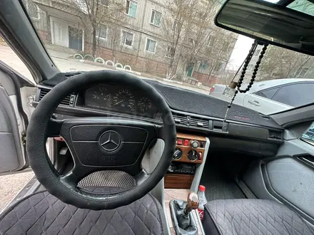 Mercedes-Benz E 220 1994 года за 1 300 000 тг. в Сатпаев – фото 3