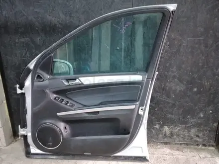 Двери на Мерседес ML63 AMG W164 за 70 000 тг. в Алматы – фото 2