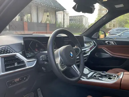 BMW X7 2023 года за 85 000 000 тг. в Алматы – фото 14