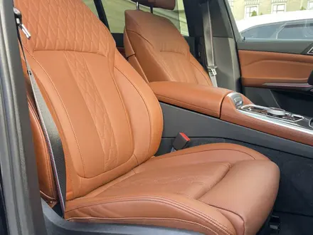 BMW X7 2023 года за 85 000 000 тг. в Алматы – фото 17