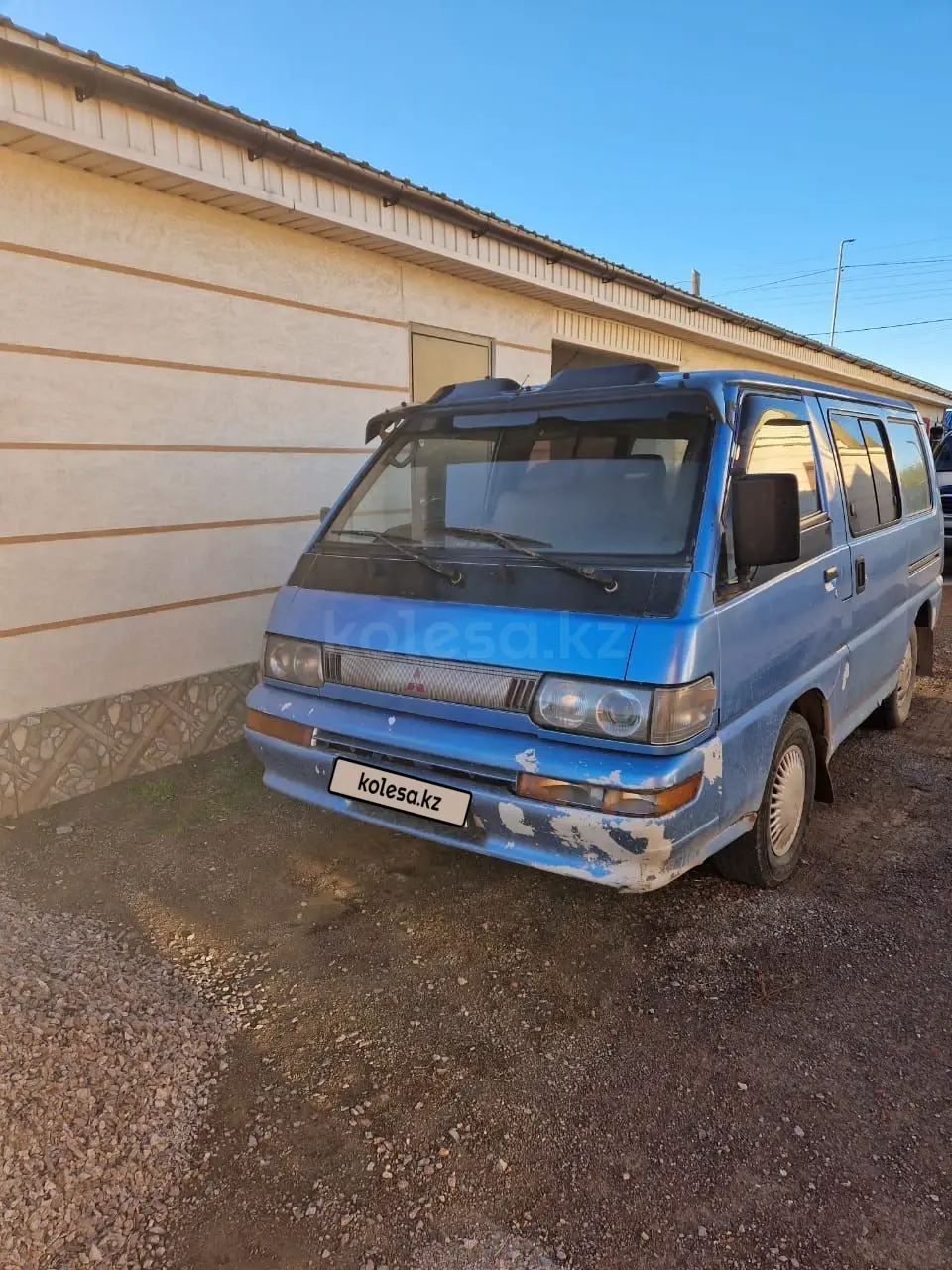 Mitsubishi L300, 1989