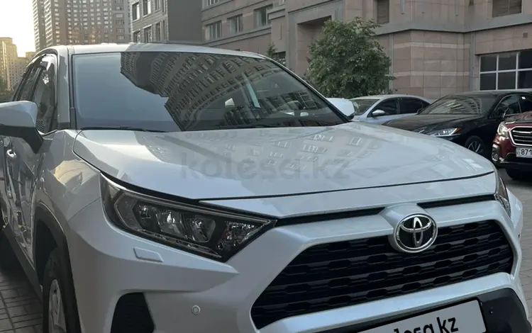 Toyota RAV4 2020 года за 12 500 000 тг. в Астана