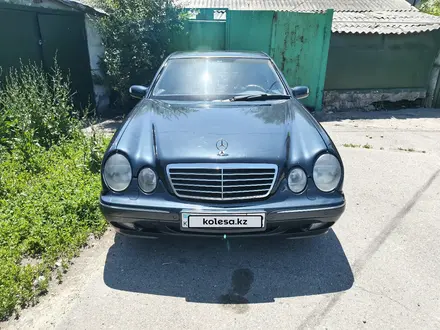 Mercedes-Benz E 320 2000 года за 3 600 000 тг. в Алматы