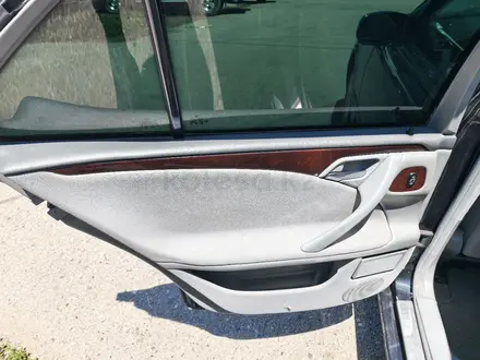 Mercedes-Benz E 320 2000 года за 3 600 000 тг. в Алматы – фото 9