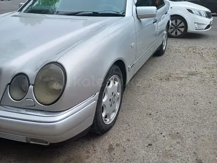 Mercedes-Benz E 280 1998 года за 2 800 000 тг. в Тараз – фото 4