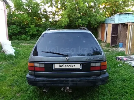 Volkswagen Passat 1992 года за 1 700 000 тг. в Уральск – фото 4