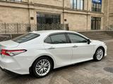 Toyota Camry 2018 годаүшін14 500 000 тг. в Шымкент – фото 2