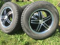 Зимние шины с дисками Maxxis 215/65/r16 комплектfor140 000 тг. в Алматы