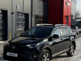 Toyota RAV4 2017 годаfor11 600 000 тг. в Петропавловск – фото 2