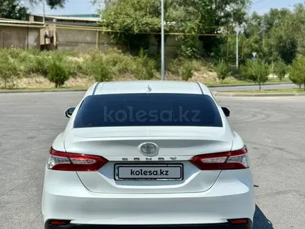 Toyota Camry 2019 года за 14 300 000 тг. в Шымкент – фото 6