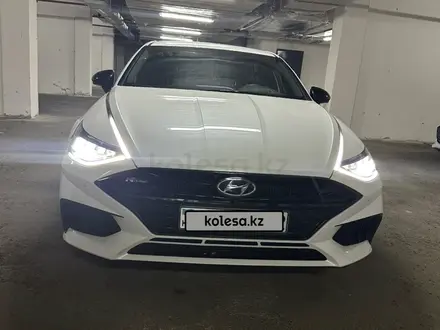 Hyundai Sonata 2021 года за 14 300 000 тг. в Алматы – фото 3