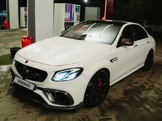 Mercedes-Benz E 63 AMG