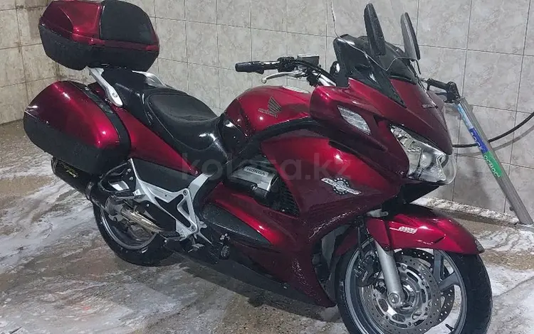 Honda  ST 1300 2007 года за 4 500 000 тг. в Актау