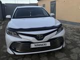Toyota Camry 2018 года за 13 000 000 тг. в Атырау