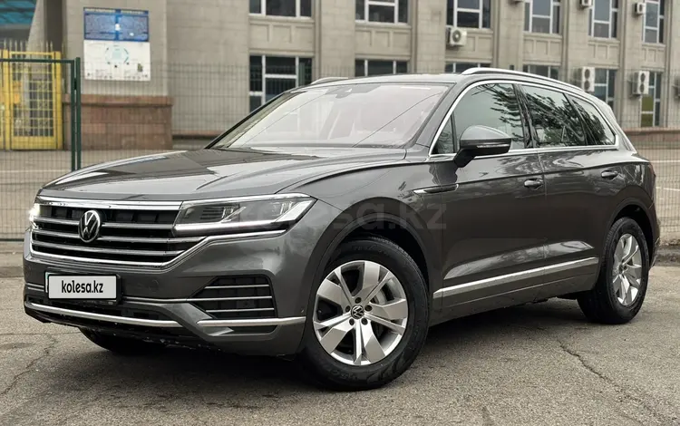 Volkswagen Touareg 2022 года за 29 500 000 тг. в Алматы