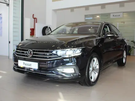 Volkswagen Passat Business 2.0 TSI 2022 года за 16 200 000 тг. в Актобе