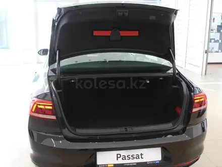 Volkswagen Passat Business 2.0 TSI 2022 года за 16 200 000 тг. в Актобе – фото 17