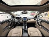 Hyundai Elantra 2015 года за 4 300 000 тг. в Атырау – фото 2