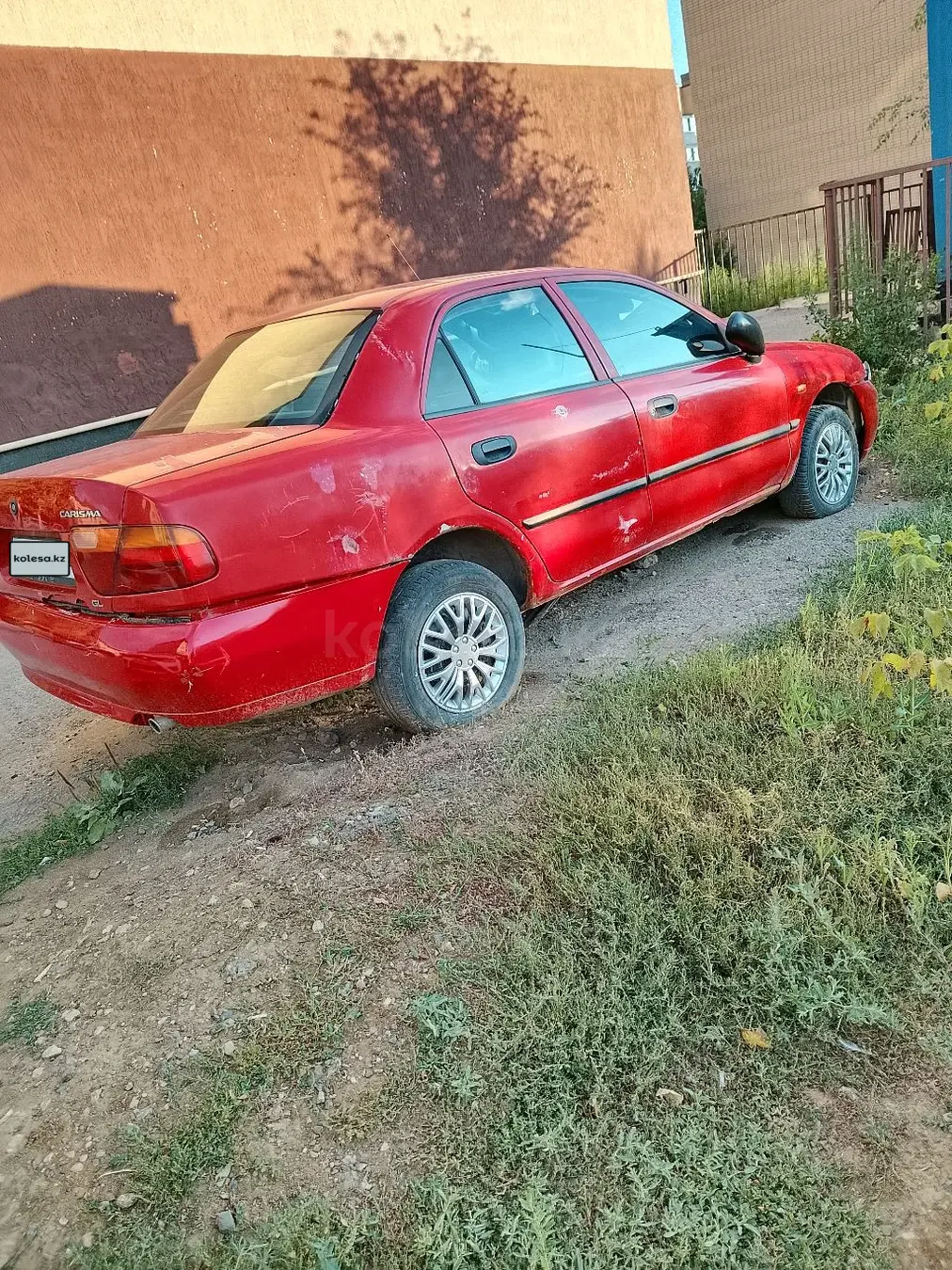 Mitsubishi Carisma, 1997