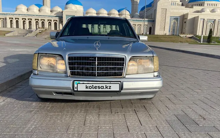 Mercedes-Benz E 220 1993 годаүшін1 950 000 тг. в Астана