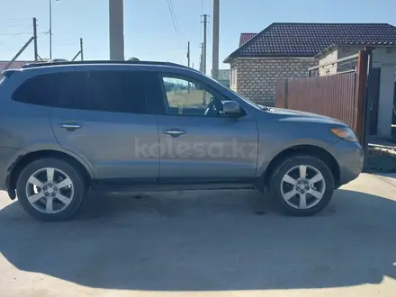 Hyundai Santa Fe 2009 года за 6 500 000 тг. в Атырау – фото 3