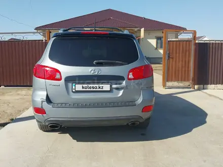 Hyundai Santa Fe 2009 года за 6 500 000 тг. в Атырау – фото 2