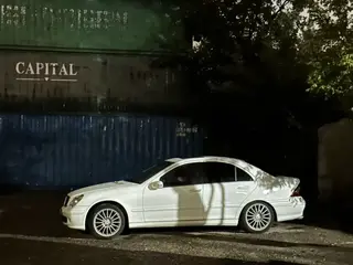 Mercedes-Benz C 240