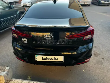 Hyundai Elantra 2018 года за 8 000 000 тг. в Астана – фото 3