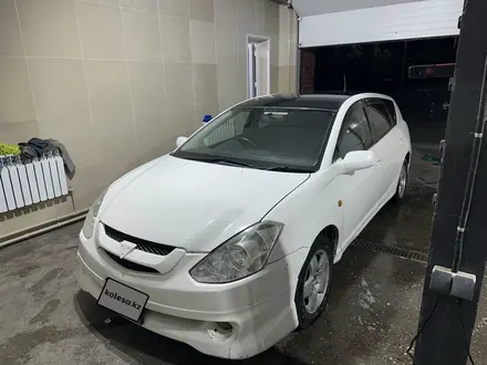 Toyota Caldina 2004 года за 2 700 000 тг. в Усть-Каменогорск