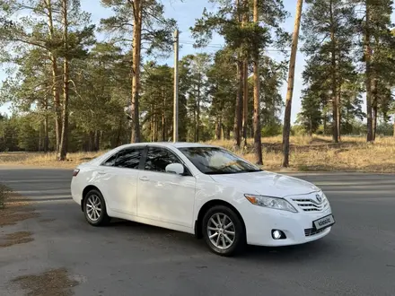 Toyota Camry 2011 года за 7 300 000 тг. в Семей – фото 2
