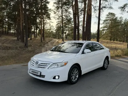 Toyota Camry 2011 года за 7 300 000 тг. в Семей